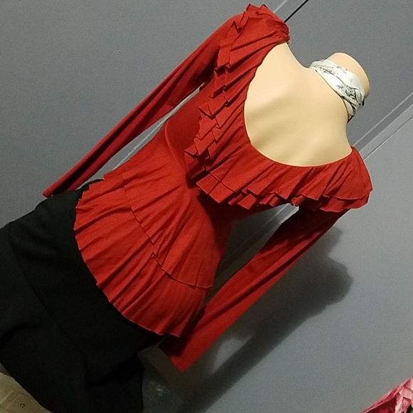 Gorgeous layered ruffle top - Picture 4 of 8